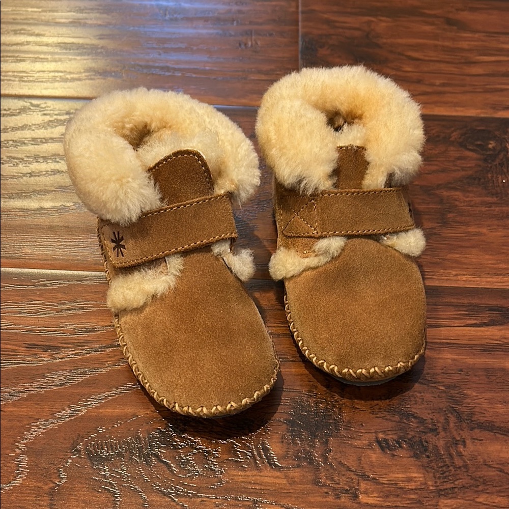 Kids’ Brown Suede LL Bean Slippers with Fur Lining